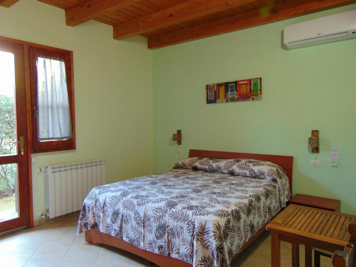 La Contea Bed and Breakfast Sant'Anna Arresi Eksteriør billede
