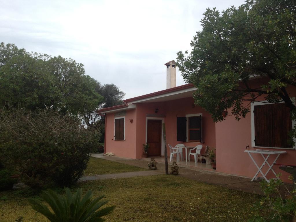 La Contea Bed and Breakfast Sant'Anna Arresi Eksteriør billede