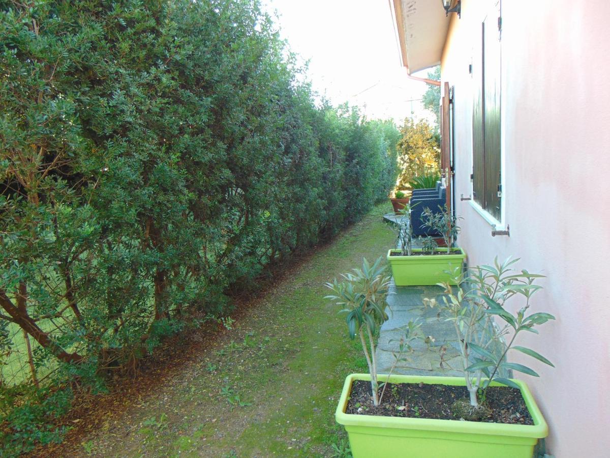 La Contea Bed and Breakfast Sant'Anna Arresi Eksteriør billede