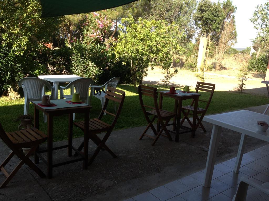 La Contea Bed and Breakfast Sant'Anna Arresi Eksteriør billede