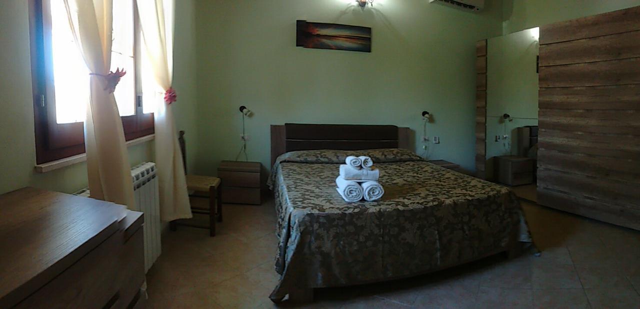 La Contea Bed and Breakfast Sant'Anna Arresi Eksteriør billede